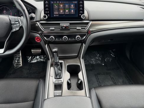 Used 2018 Honda Accord Sport image 16