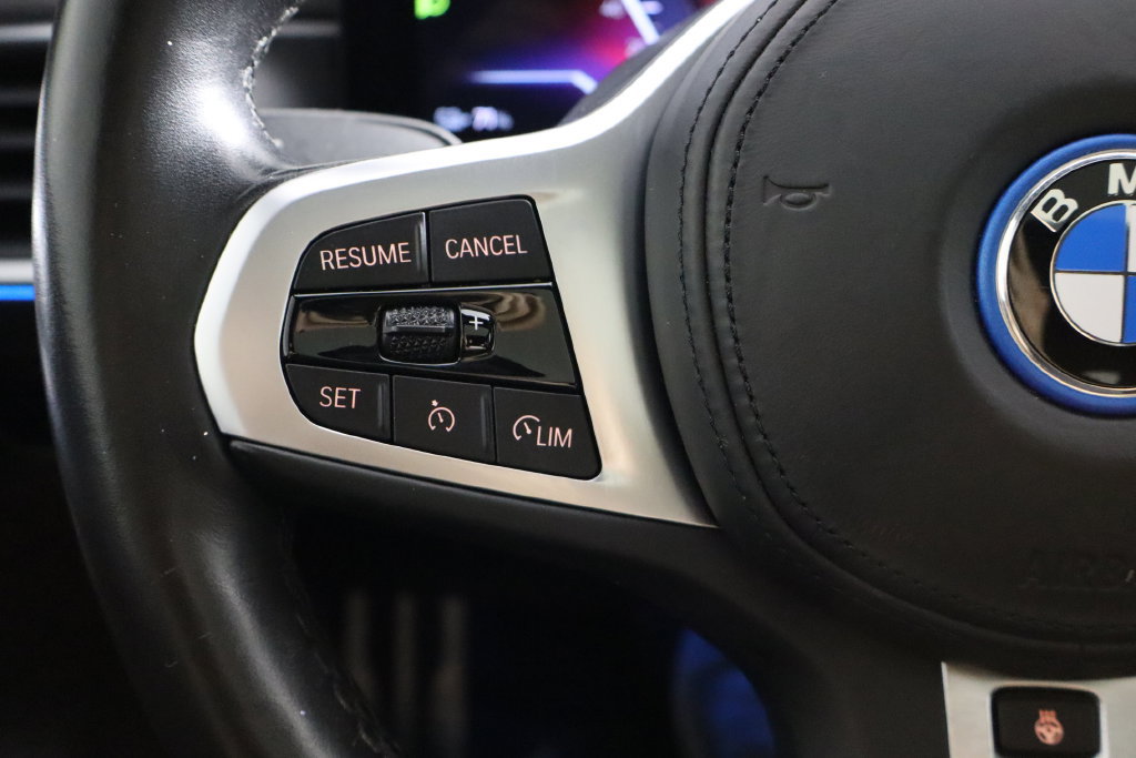 Used 2023 BMW i4 eDrive40 w/ M Sport Package RWD image 7