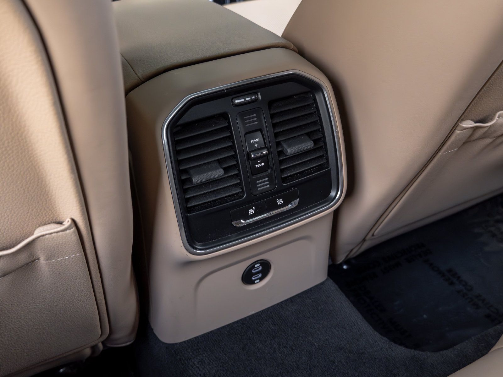 Certified 2023 Porsche Macan AWD/4WD image 43