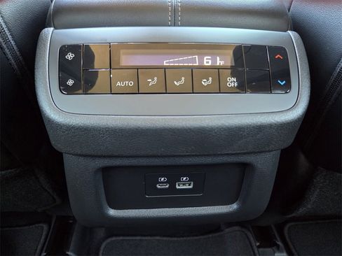 New 2025 Nissan Pathfinder SL image 16