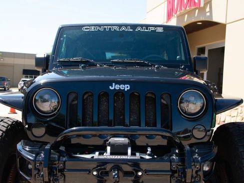 Used 2009 Jeep Wrangler Unlimited Rubicon w/ Dual Top Group image 6