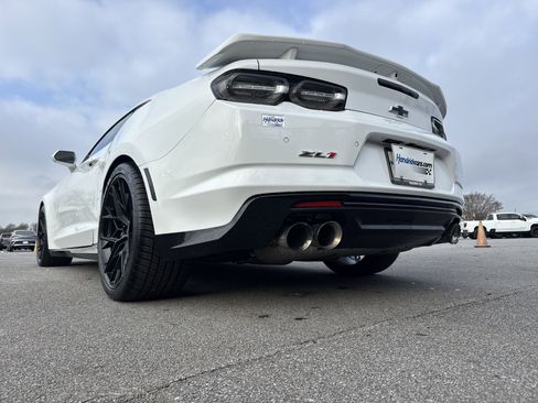 Used 2019 Chevrolet Camaro ZL1 image 8