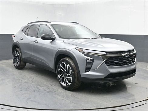 New 2026 Chevrolet Trax RS w/ Sunroof Package image 2