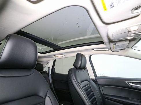 Used 2024 Ford Edge SEL w/ Convenience Package image 18