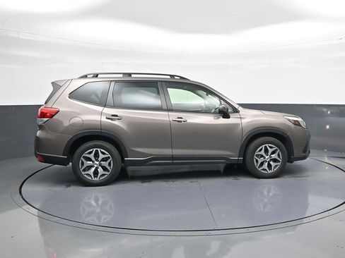 Used 2023 Subaru Forester Premium AWD/4WD image 8