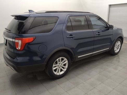Used 2017 Ford Explorer XLT FWD image 10