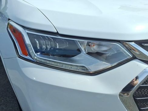 Used 2019 Chevrolet Traverse Premier w/ Driver Confidence II Package FWD image 5