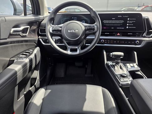 Used 2025 Kia Sportage EX FWD image 12