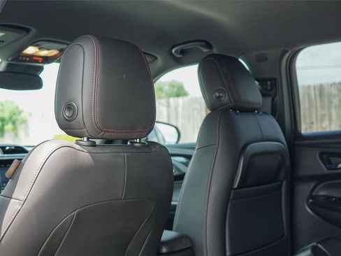 Used 2021 Chevrolet TrailBlazer RS w/ Technology Package FWD image 22