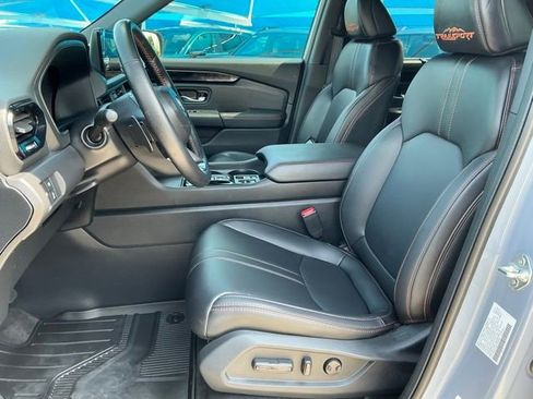 Used 2023 Honda Pilot TrailSport image 13
