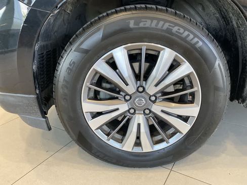 Used 2019 Nissan Pathfinder SL AWD/4WD image 13