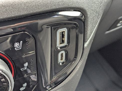 Used 2022 Chevrolet Silverado 1500 ZR2 w/ Technology Package image 24