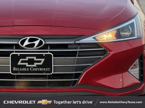 Used 2020 Hyundai Elantra SE FWD image 4