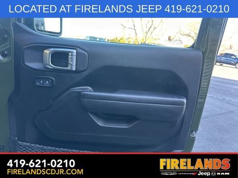 Used 2023 Jeep Gladiator Willys image 14