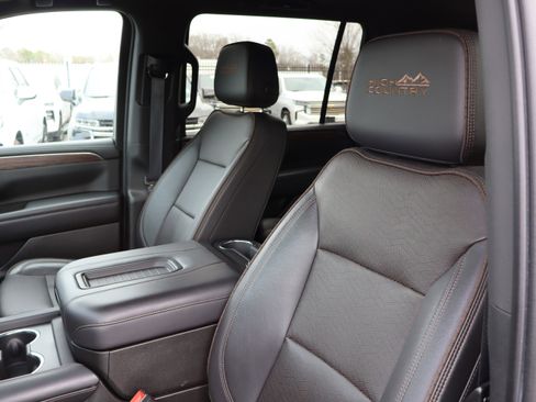 Used 2022 Chevrolet Suburban High Country image 20