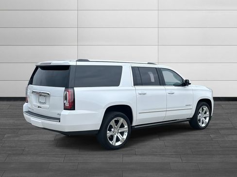 Used 2020 GMC Yukon XL Denali w/ Denali Premium Package image 5