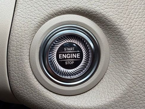 Used 2022 Mercedes-Benz GLC 300 4MATIC image 24