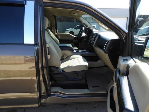 Used 2016 Ford F150 XLT w/ Trailer Tow Package RWD image 34