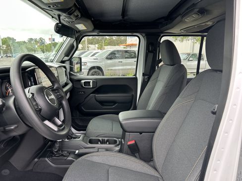 New 2026 Jeep Gladiator Sport AWD/4WD image 12