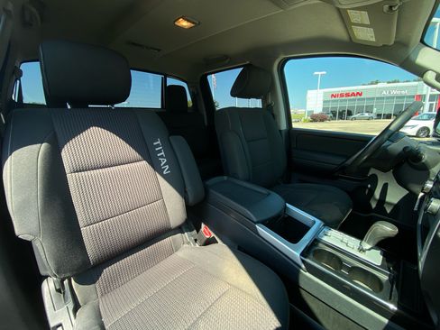 Used 2014 Nissan Titan PRO-4X AWD/4WD image 14