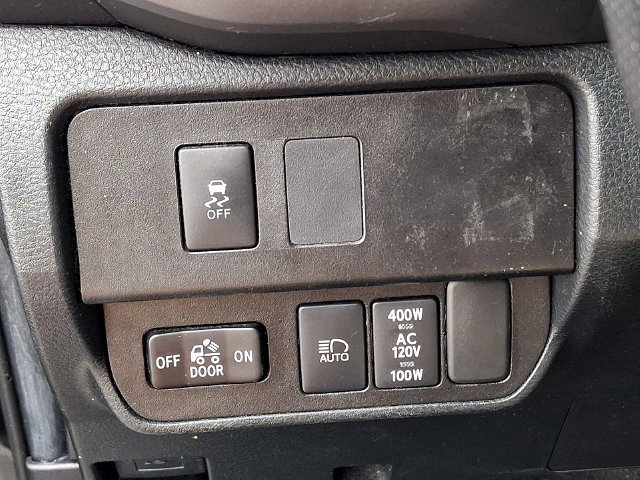 Used 2021 Toyota Tacoma TRD Off-Road w/ Technology Package AWD/4WD image 17