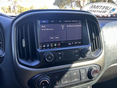 Used 2022 Chevrolet Colorado Z71 image 22