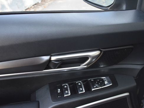 Used 2025 Kia Telluride S FWD image 11