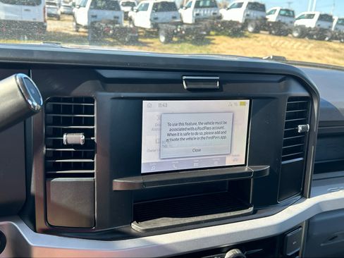 New 2026 Ford F450 XL w/ XL Chrome Package image 27