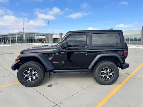 Used 2022 Jeep Wrangler Rubicon image 2