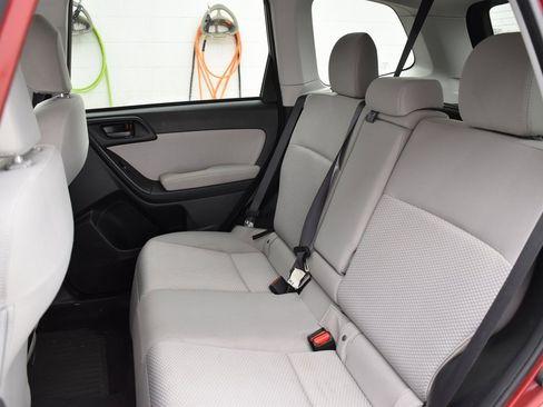 Used 2015 Subaru Forester 2.5i Premium image 9