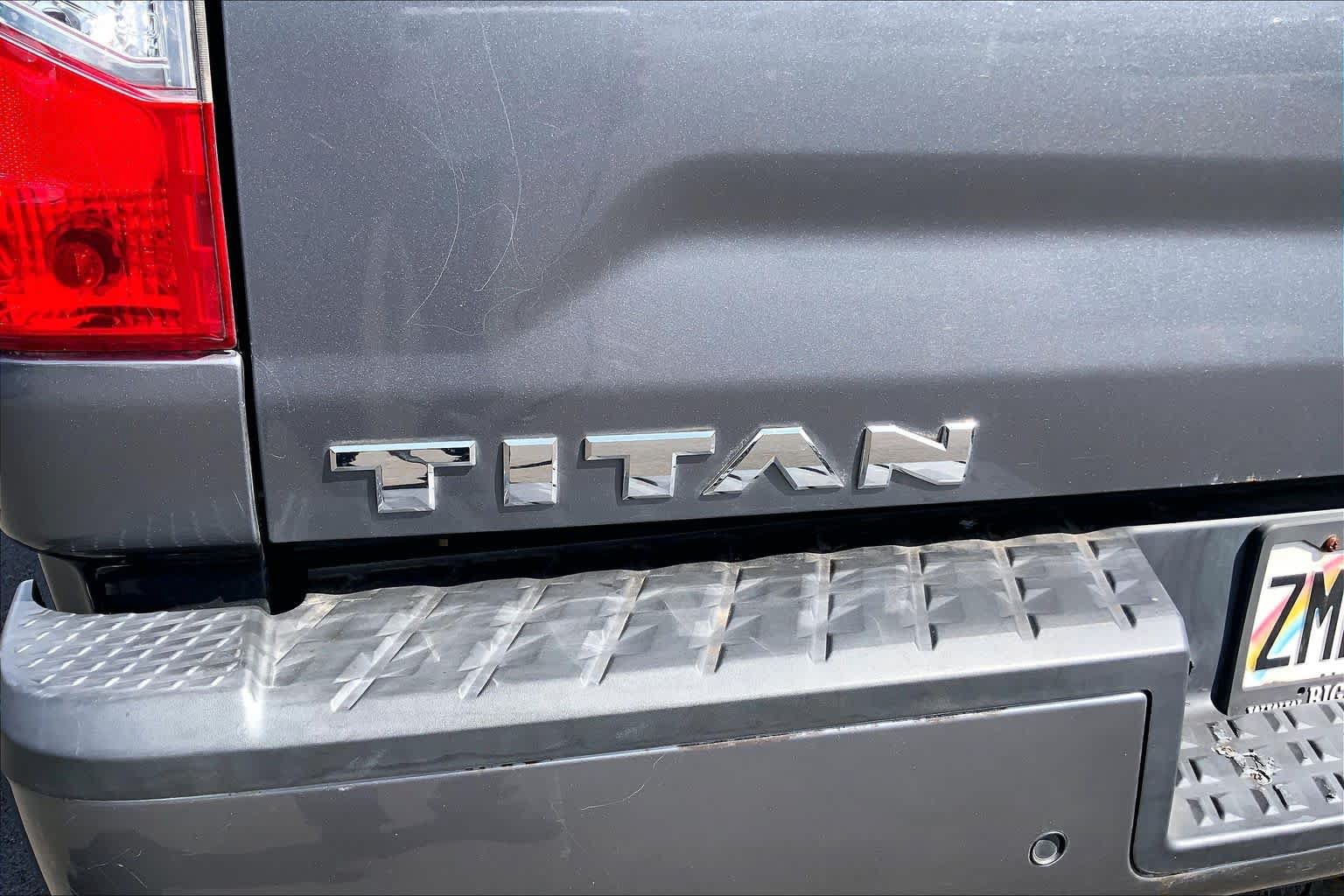 Used 2020 Nissan Titan SV w/ SV Convenience Package RWD image 7