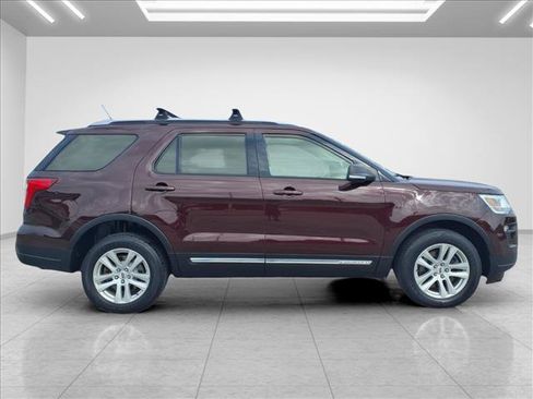 Used 2019 Ford Explorer XLT AWD/4WD image 12