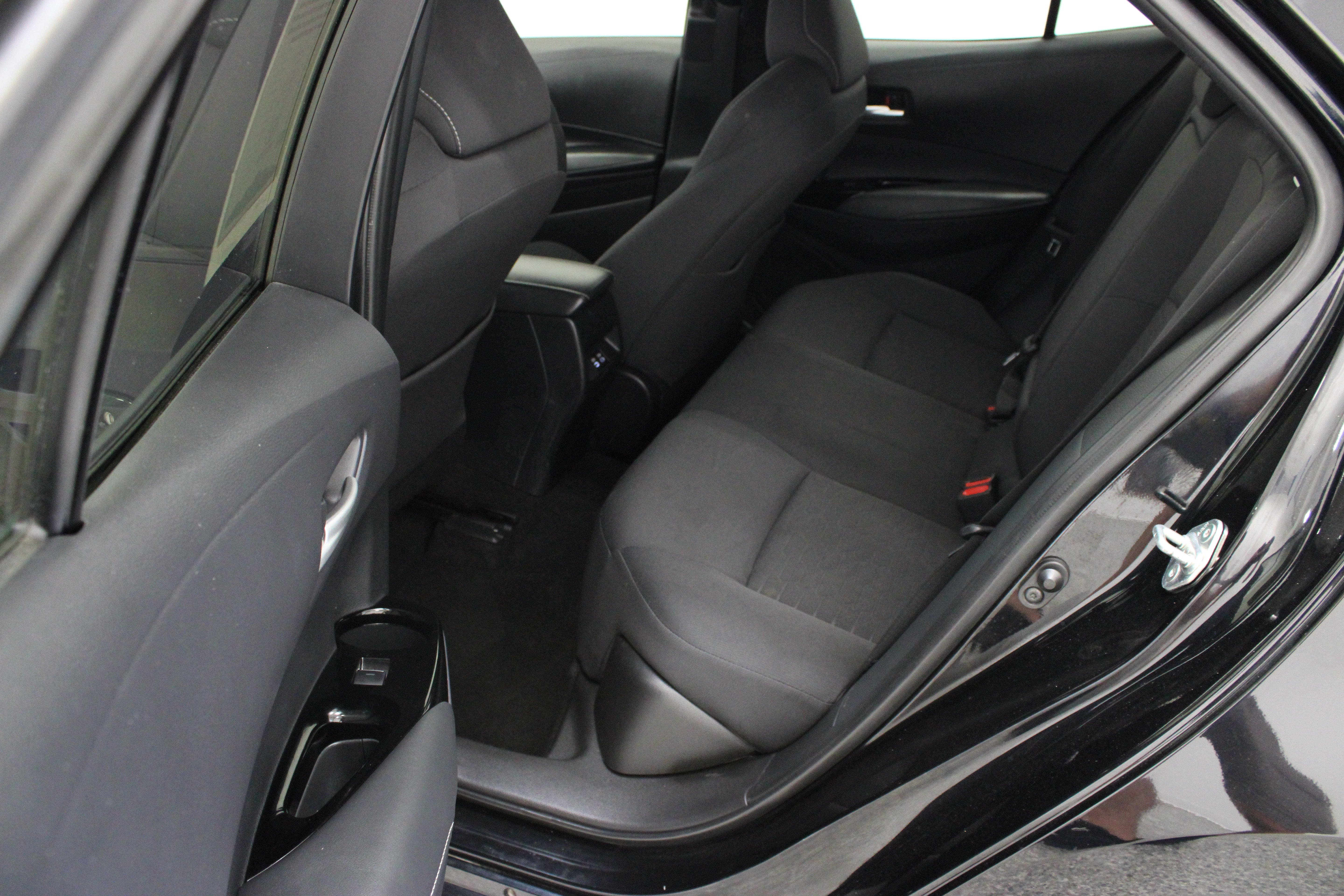 Used 2025 Toyota Corolla SE FWD image 26
