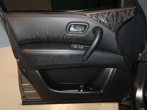 Used 2024 Nissan Armada Platinum w/ Captain's Chairs Package image 5