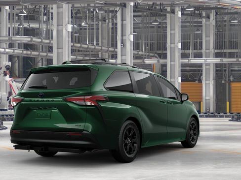 New 2025 Toyota Sienna XLE Woodland Edition image 9