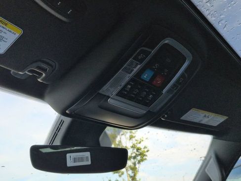 New 2026 RAM 1500 Laramie AWD/4WD image 18