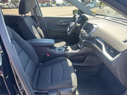 Used 2024 GMC Terrain SLE w/ Driver Convenience Package AWD/4WD image 17