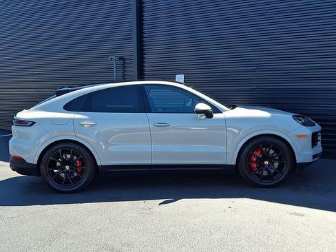 Certified 2026 Porsche Cayenne S AWD/4WD image 8