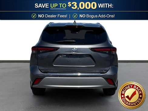 Used 2024 Toyota Highlander Platinum image 5