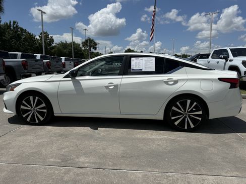 Used 2019 Nissan Altima 2.5 SR FWD image 8