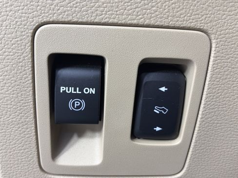 Used 2018 Ford F150 XLT w/ Equipment Group 302A Luxury AWD/4WD image 36