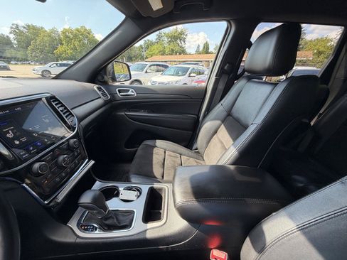 Used 2021 Jeep Grand Cherokee Laredo X AWD/4WD image 22