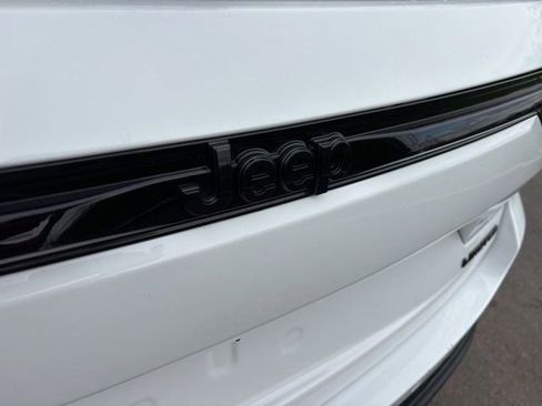 Used 2023 Jeep Grand Cherokee Limited w/ Luxury Tech Group II image 50