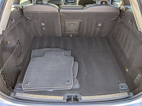 Used 2019 Volvo XC60 T5 Momentum w/ Premium Package image 26