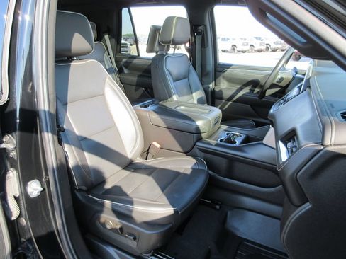 Certified 2021 GMC Yukon SLT w/ SLT Premium Package AWD/4WD image 26