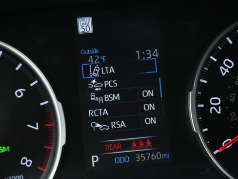 Used 2022 Toyota RAV4 XLE Premium image 31