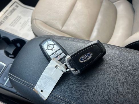 Used 2020 Ford Escape Titanium AWD/4WD image 31