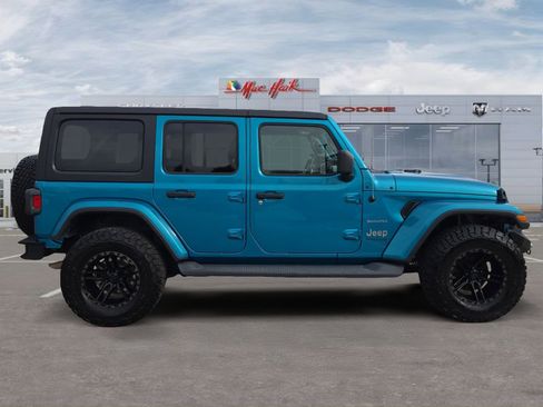 Used 2020 Jeep Wrangler Unlimited Sahara AWD/4WD image 6