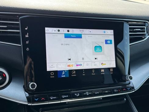 Used 2025 Jeep Wagoneer 4WD image 26