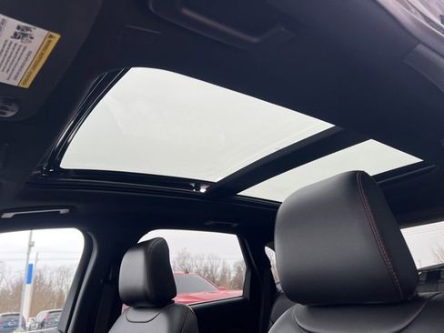 Used 2022 Ford Edge ST-Line image 17